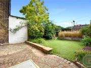 5 bedroom terraced house to rent