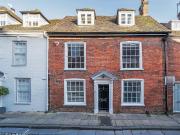 5 bedroom terraced house to rent