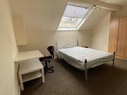 5 bedroom terraced house to rent