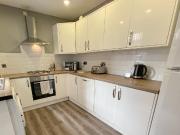 5 bedroom terraced house to rent