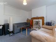 5 bedroom terraced house to rent