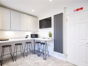 5 bedroom terraced house to rent