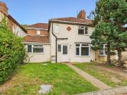 5 bedroom terraced house to rent