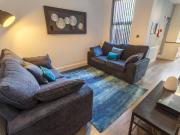 5 bedroom terraced house to rent