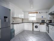 5 bedroom terraced house to rent