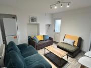 5 bedroom terraced house to rent