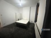 5 bedroom terraced house to rent