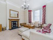 5 bedroom terraced house to rent