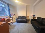 5 bedroom terraced house to rent