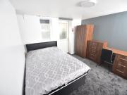 5 bedroom terraced house to rent