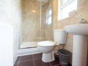 5 bedroom terraced house to rent