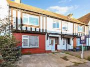 5 bedroom terraced house to rent