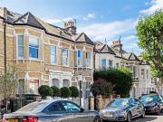 5 bedroom terraced house to rent