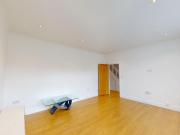 5 bedroom terraced house to rent