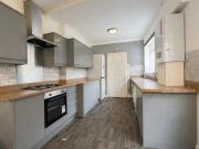 5 bedroom terraced house to rent