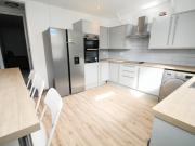 5 bedroom terraced house to rent