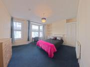 5 bedroom terraced house to rent