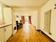 5 bedroom terraced house to rent