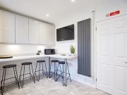 5 bedroom terraced house to rent