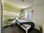 5 bedroom terraced house to rent