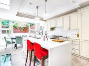 5 bedroom terraced house to rent