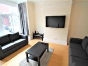 5 bedroom terraced house to rent