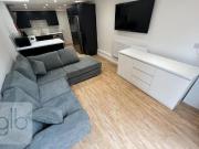 5 bedroom terraced house to rent