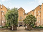 5 bedroom terraced house to rent