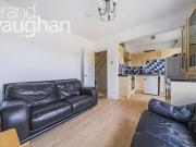 5 bedroom terraced house to rent