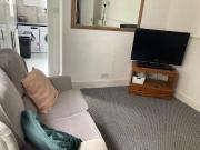 5 bedroom terraced house to rent