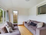 5 bedroom terraced house to rent