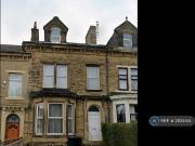 5 bedroom terraced house to rent