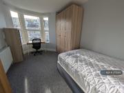 5 bedroom terraced house to rent