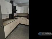 5 bedroom terraced house to rent