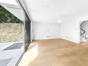 5 bedroom terraced house to rent