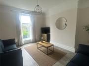 5 bedroom terraced house to rent