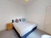 5 bedroom terraced house to rent