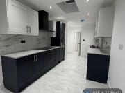 5 bedroom terraced house to rent