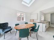 5 bedroom terraced house to rent