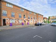 5 bedroom terraced house to rent