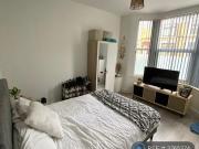 5 bedroom terraced house to rent
