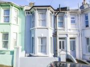 5 bedroom terraced house to rent
