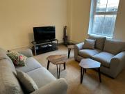 5 bedroom terraced house to rent