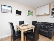 5 bedroom terraced house to rent