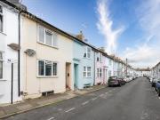 5 bedroom terraced house to rent