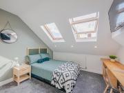 5 bedroom terraced house to rent