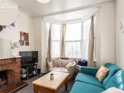 5 bedroom terraced house to rent