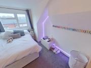 5 bedroom terraced house to rent