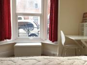 5 bedroom terraced house to rent