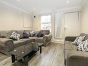 5 bedroom terraced house to rent